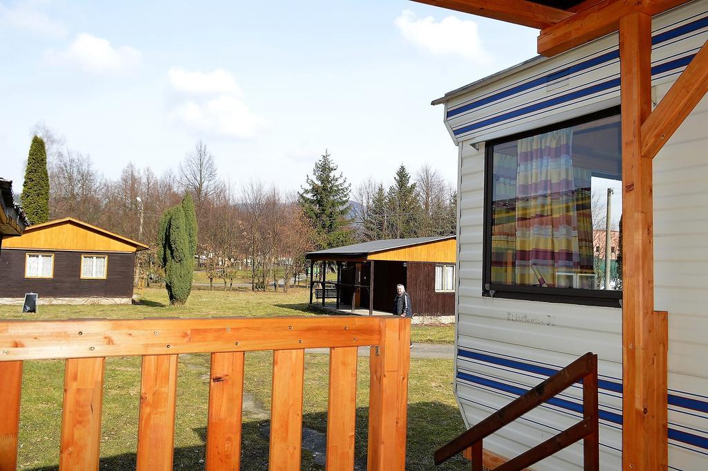 Mobilheim kemp Roznov pod Radhostem Exterior foto