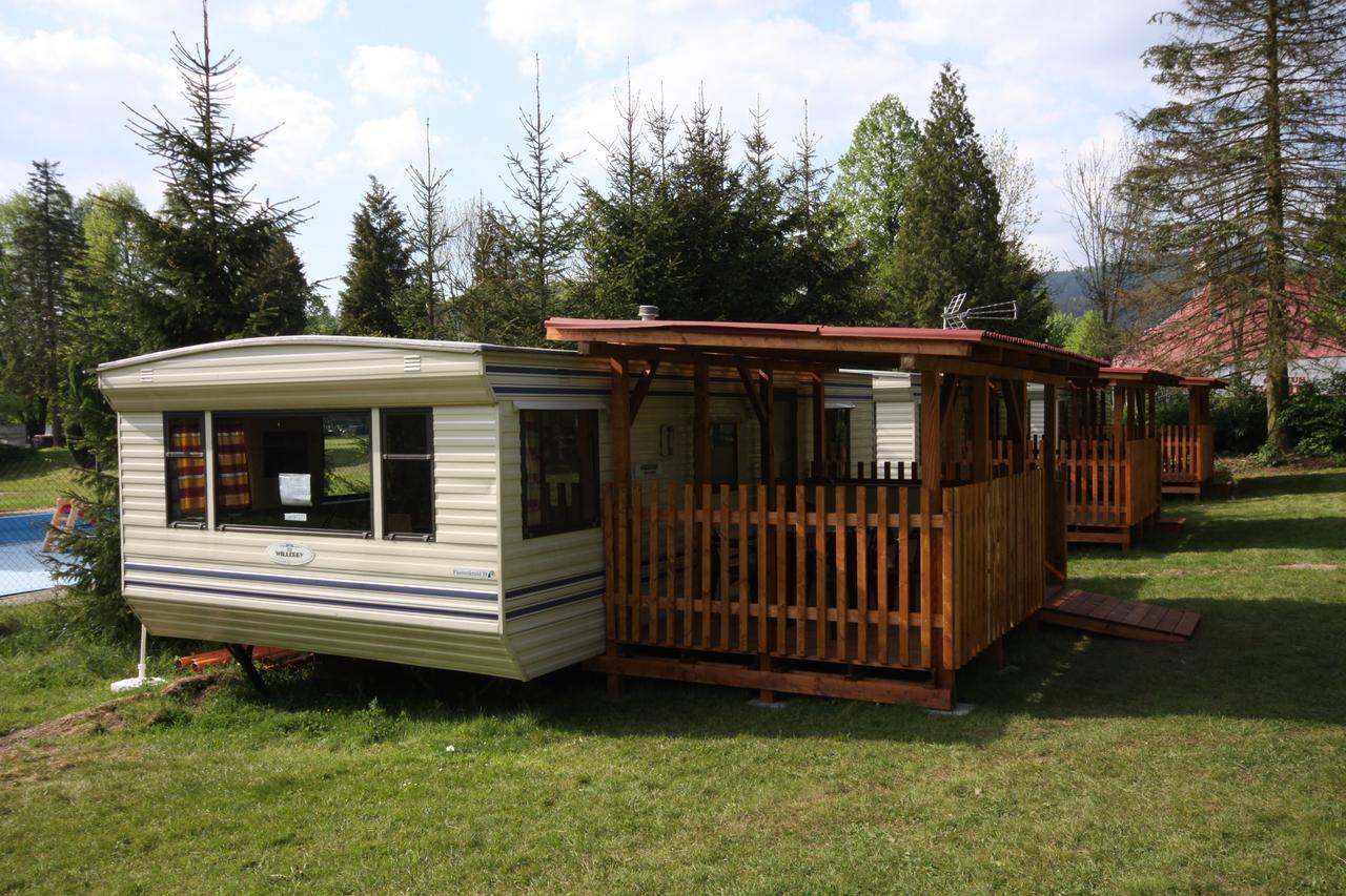Mobilheim kemp Roznov pod Radhostem Exterior foto